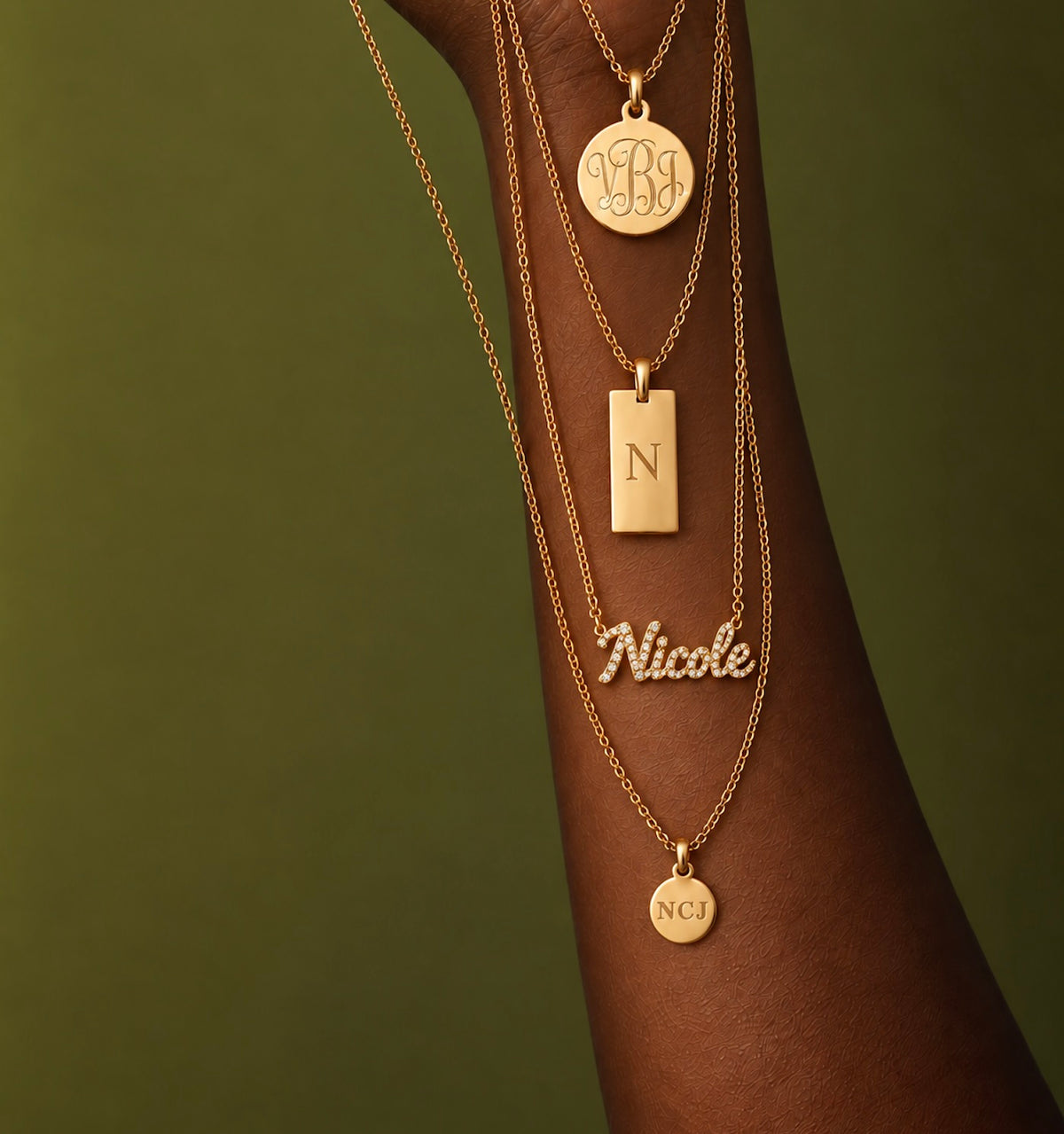 Medium Circle Pendant Necklace